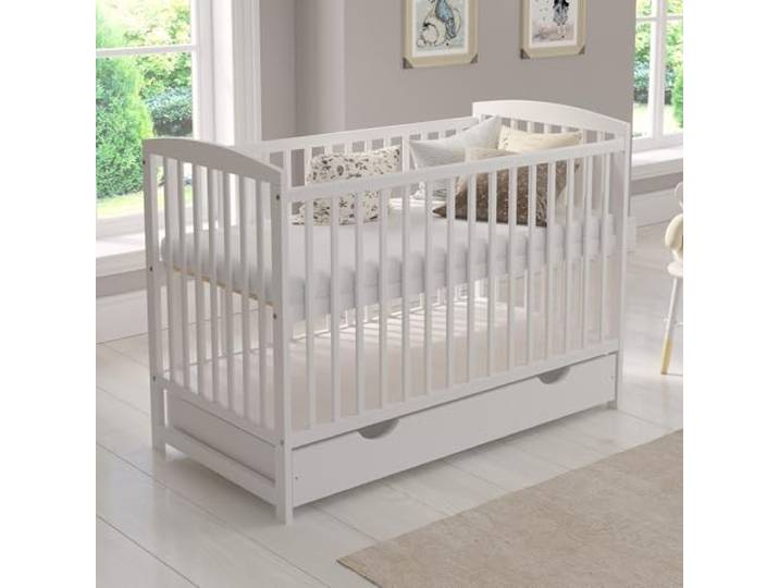 Love For Sleep Babybett 120x60 cm Weiß – Beistellbett mit Schublade und Matratze – Mitwachsendes Gitterbett aus Holz – Kinderbett Modell Jacob