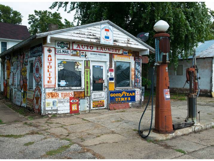 Fototapete PAPERMOON Old Vintage Retro Gas Station , bunt, B:4m L:2,6m, Vlies, Tapeten, Fototapete