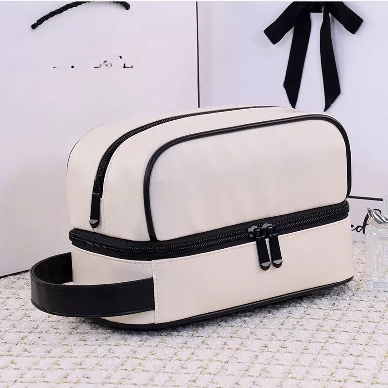INF Doppellagige, große Kosmetiktasche mit klassischem Patchwork-Design und Tragegriff Weiß