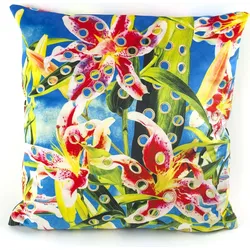 Seletti Wears Toiletpaper Flowers With Holes Kissenbezug