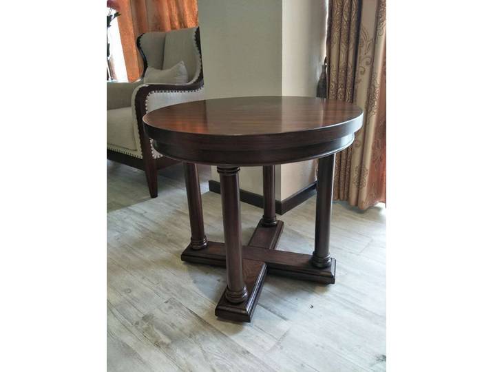 JVmoebel Beistelltisch Eleganter Holzbeistelltisch in Braun für stilvolle Wohnakzente (1-St), Made in Europa