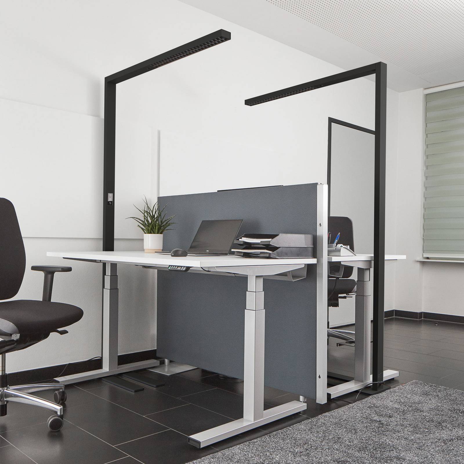 Gulvlampe Jolinda Arcchio, dæmpbar, Sort, Arbejdsværelse, Aluminium, Moderne, Gulvlampe nedadstrålende