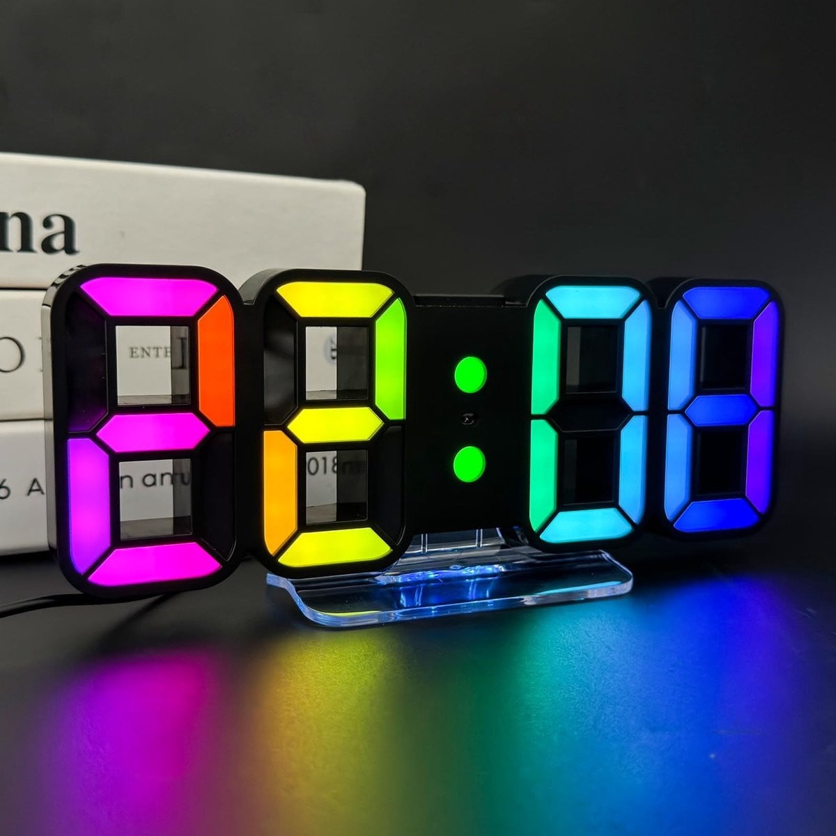 Omgoods 3D Digitale Wandklok met RGB Kleuren en Afstandsbediening - LED Tafel- en Wandklok