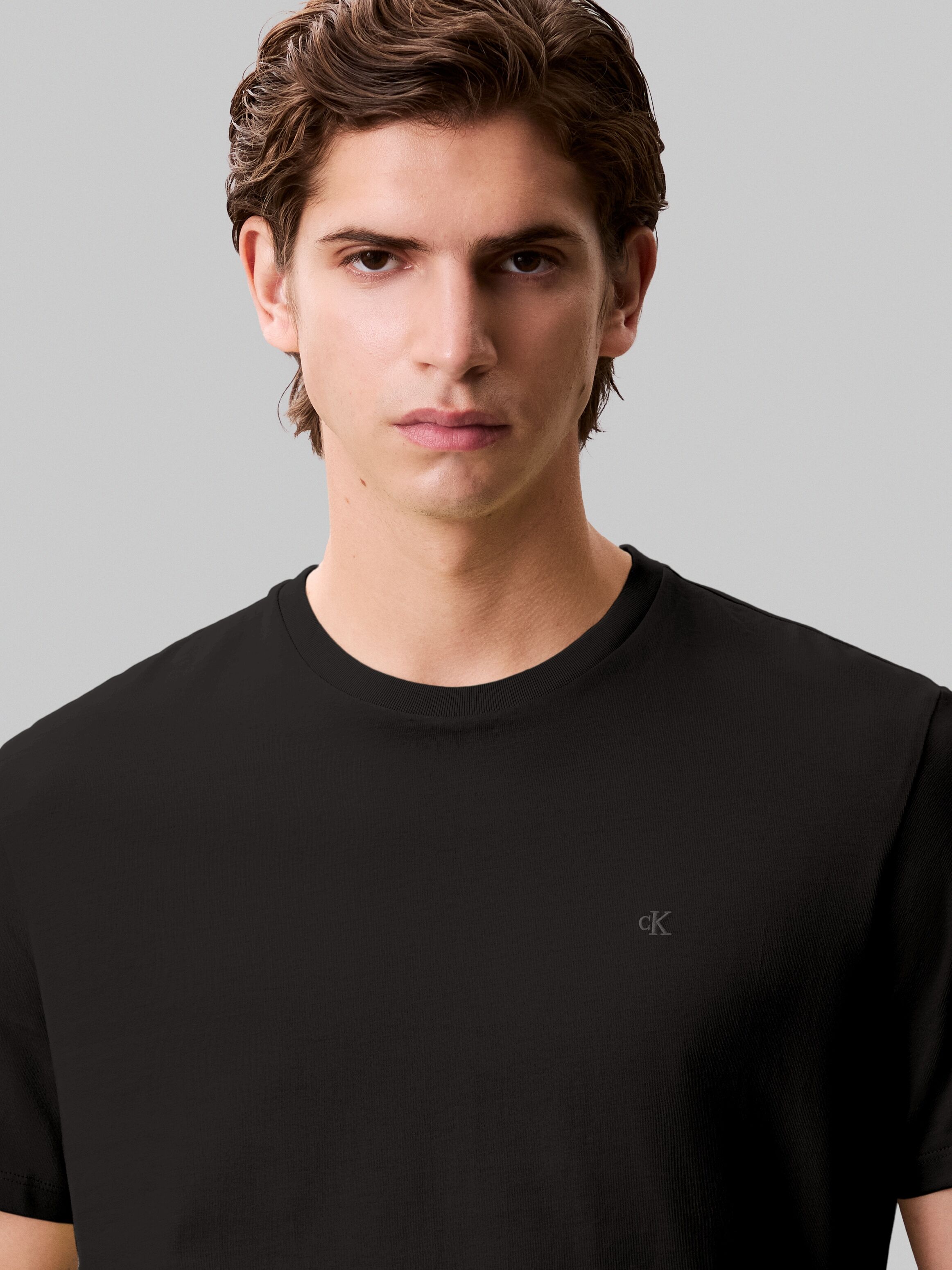 T-Shirt CALVIN KLEIN "SS SMOOTH CTTN SOLID CREWNK TEE", Herren, Gr. S, schwarz (schwarz beauty), Single Jersey, Obermaterial: 100% Baumwolle, Basic, normal hüftlang, Rundhals, abgesteppt, Shirts T-Shirt, mit Logo schwarz beauty S
