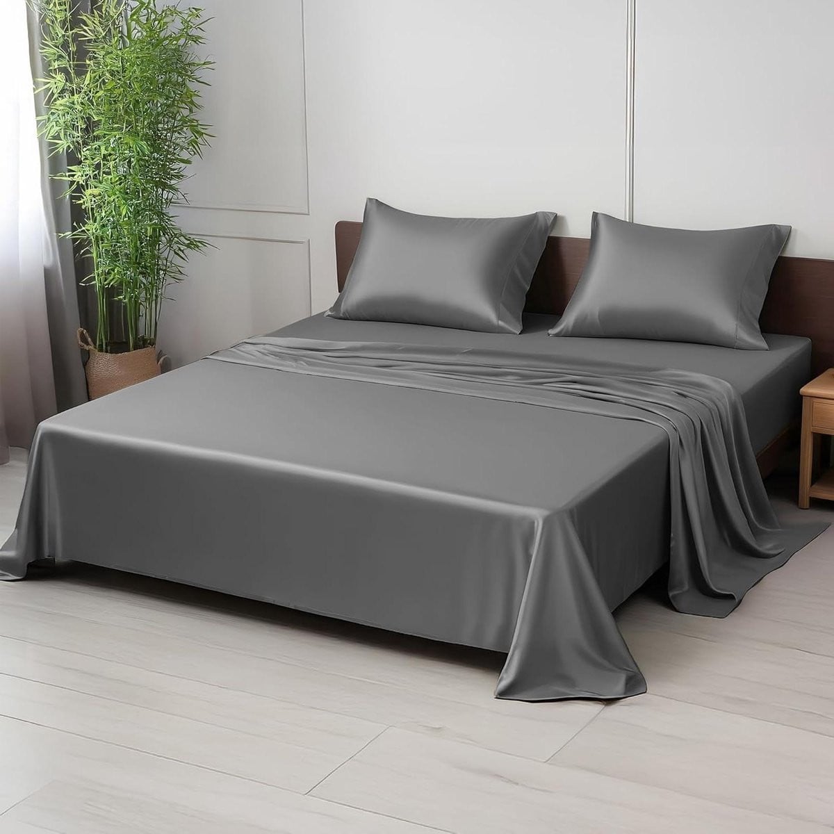 Kingsize beddengoed set van 100% biologische bamboe met lakens en slopen in lichtgrijs