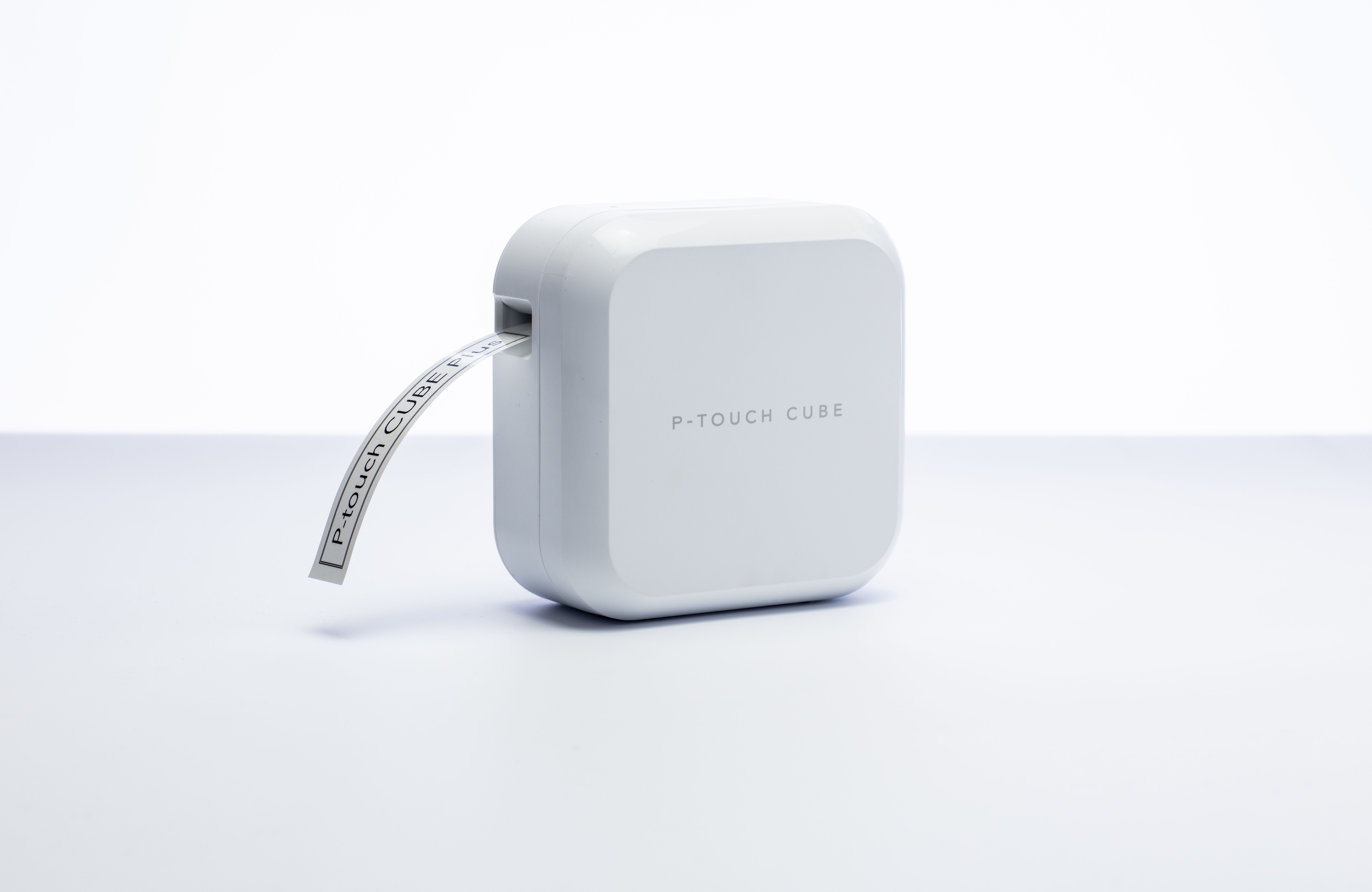 Brother P-touch CUBE Plus weiß Beschriftungsgerät Bluetooth PTP710BTHZ1