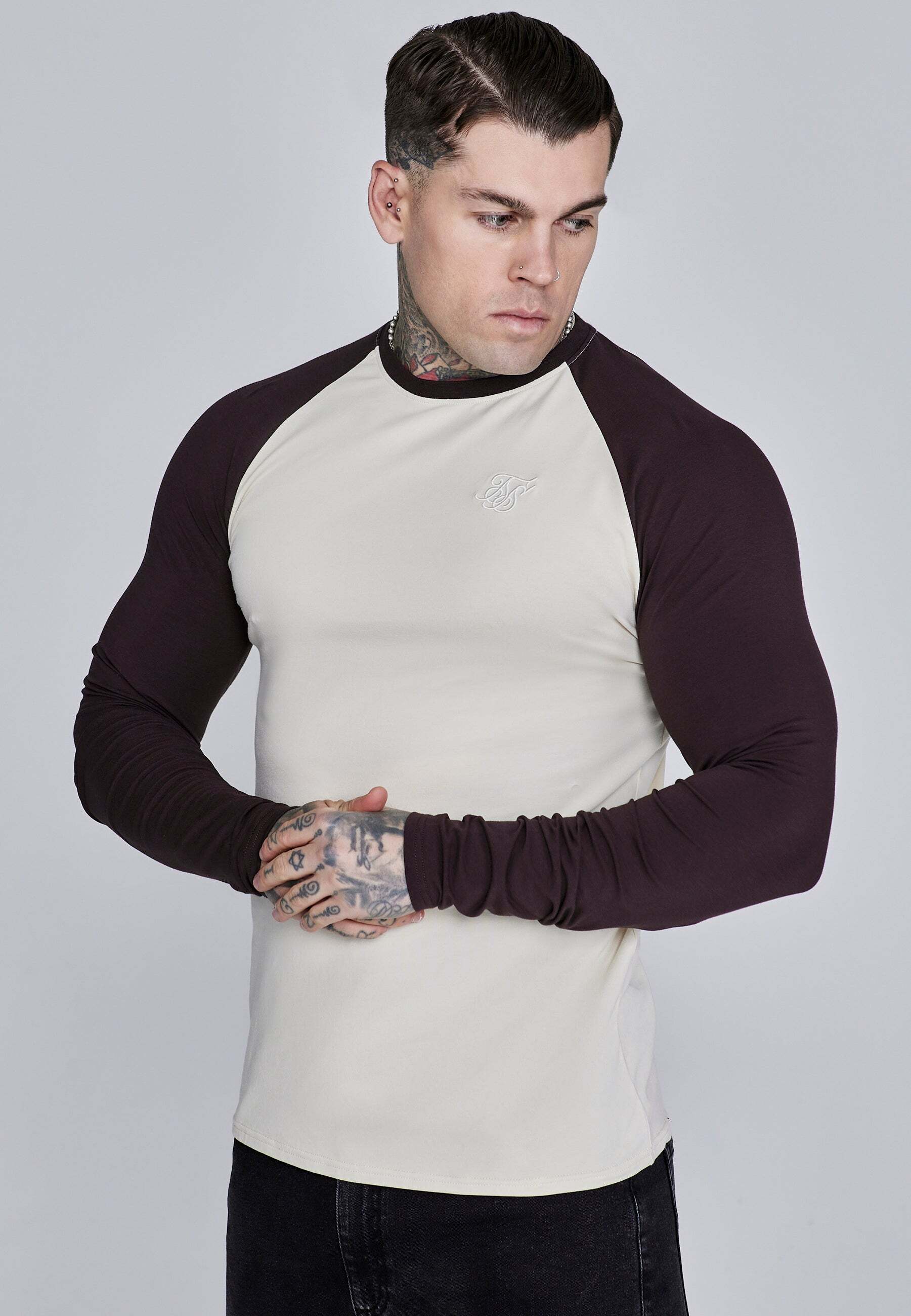 Langarmshirt SIKSILK "Siksilk Langarmshirt Muscle Fit T-Shirt", Herren, Gr. M, beige, Obermaterial: 95% Baumwolle CO. 5% Elasthan EL., Shirts Langarmshirt beige M