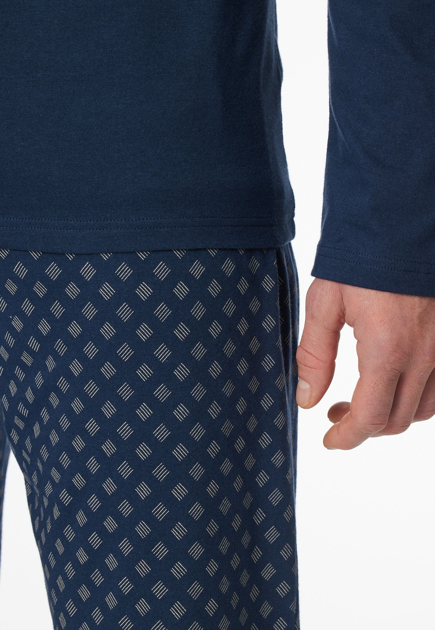 Schlafanzug SCHIESSER "Casual Essentials", Herren, Gr. 110, blau (801, admiral), Single Jersey, Obermaterial: 100% Baumwolle, gemustert, unifarben, lang, V-Ausschnitt, Homewear-Sets Schlafanzug, mit V-Ausschnitt 801, admiral 110
