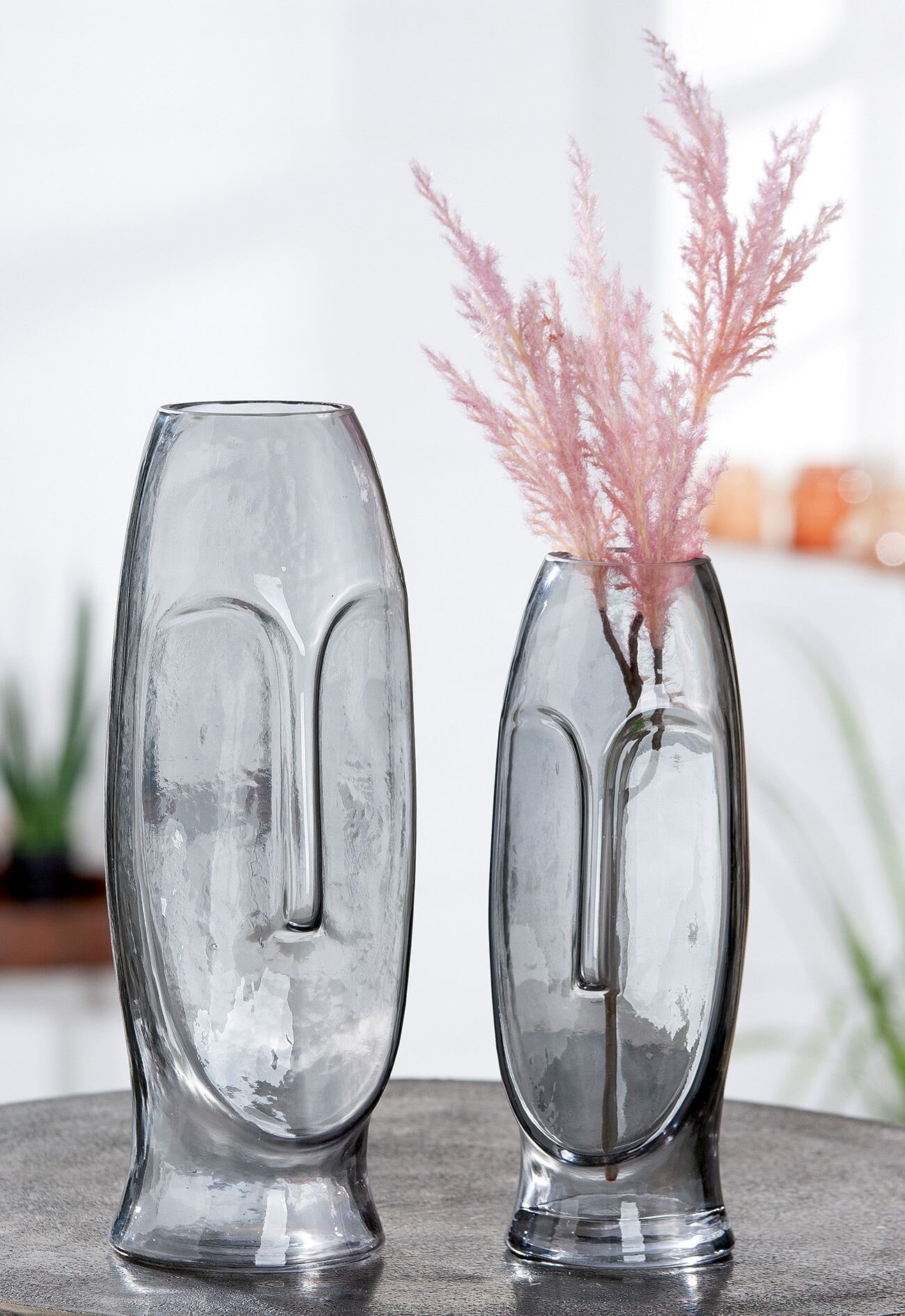 Tischvase CASABLANCA BY GILDE "Moai", grau, B:9cm H:25cm T:9cm Ø:9cm, Glas, Vasen, Tischvase grau B/H/T: 9cm x 25cm x 9cm Ø 9cm