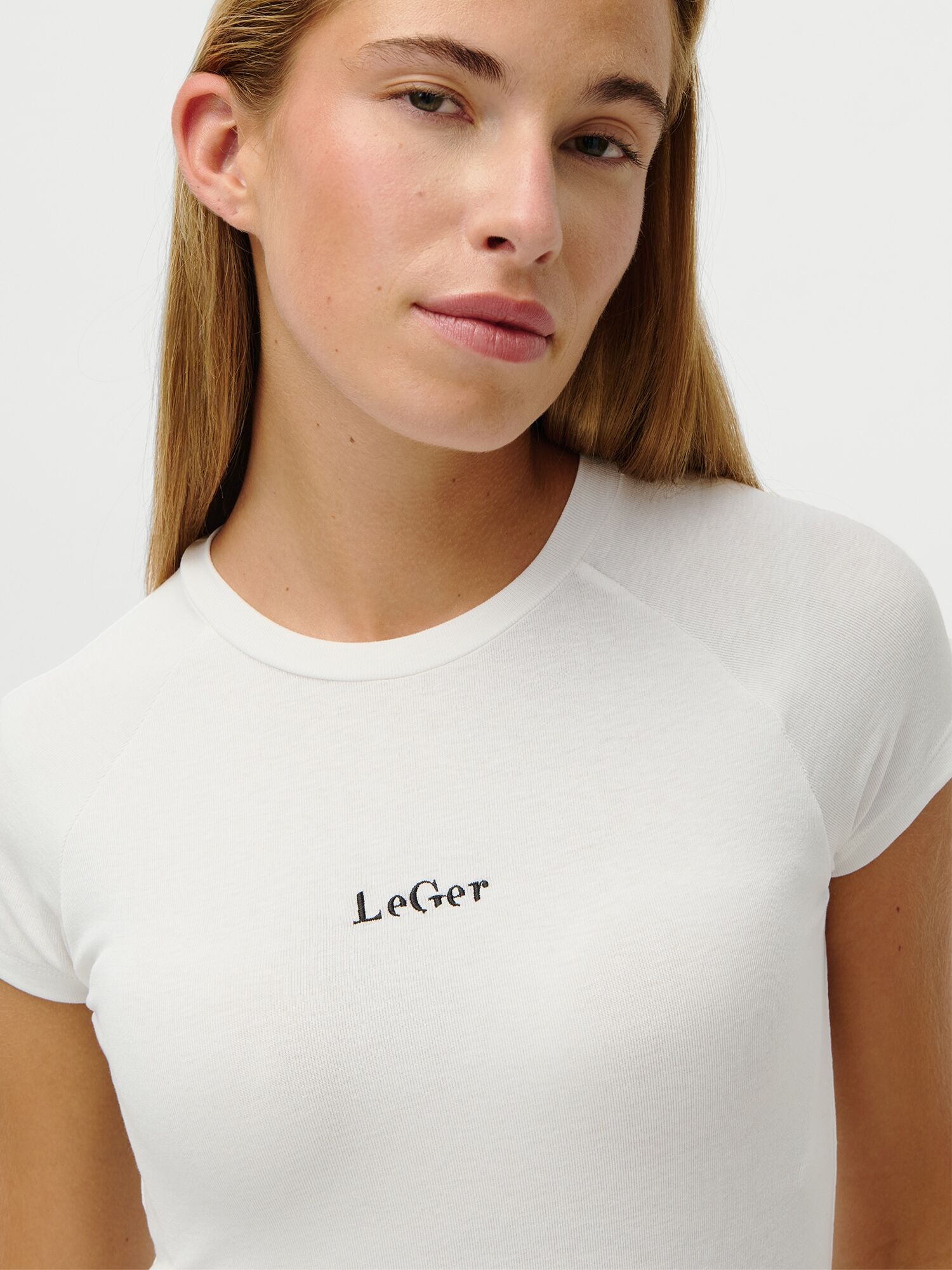 T-Shirt LEGER "Tayra, LeGer by Lena Gercke", Damen, Gr. 34, weiss (blanc de blanc, contrast), Jersey, Obermaterial: 95% Viskose, 5% Elasthan, slim fit, Rundhals, Shirts T-Shirt, basic, Rundhals, slim fit blanc de blanc, contrast 34
