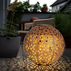 Solarlampe Solarleuchte für Außen Gartendeko Kugel Solar rost Erdspieß, Blumen Dekorstanzungen, Metall, LED warmweiß, D 20 cm
