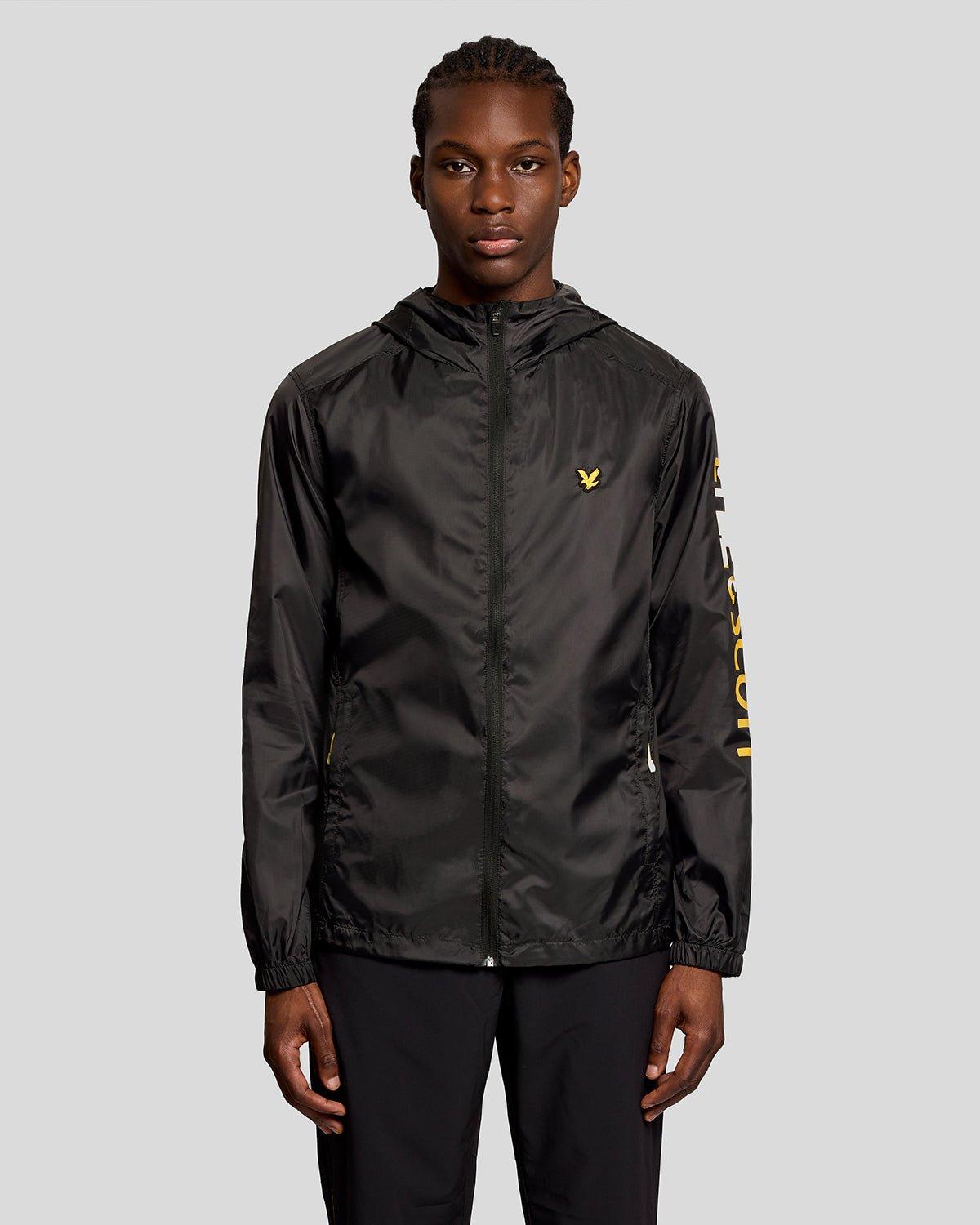 Sportliche leichte Trainingsjacke