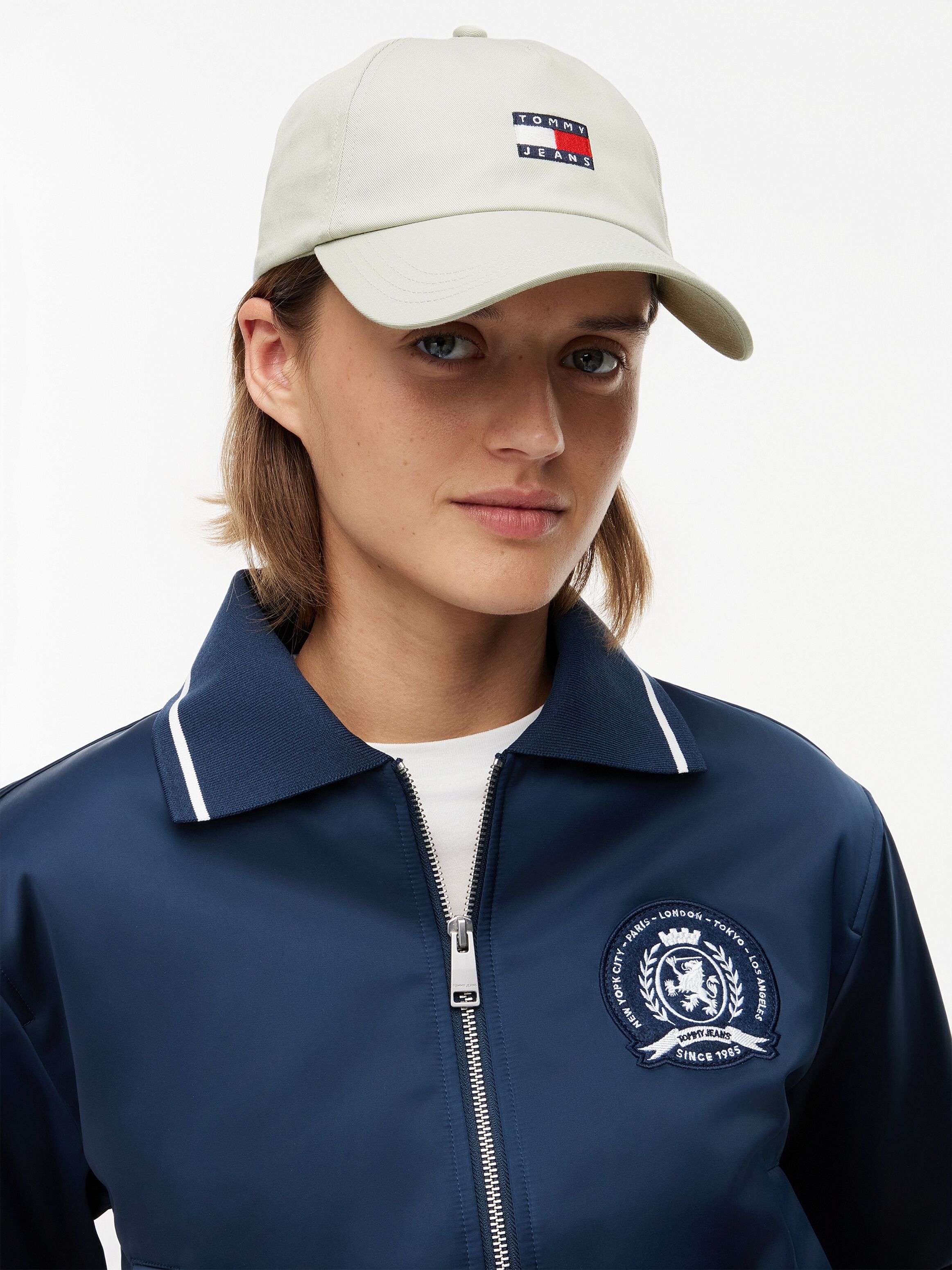 Baseball Cap TOMMY JEANS "TJW HERITAGE CORE 5 PANEL CAP", beige (misty sage), Web, Baumwolle, Caps Baseball Cap, Logoprägung, Klemmverschluss UNISEX
