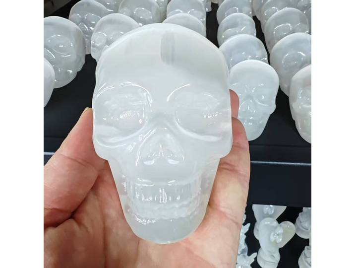 Décoration de modélisation de crâne en sélénite naturelle, décoration de maison en cristal, cadeau d'halloween