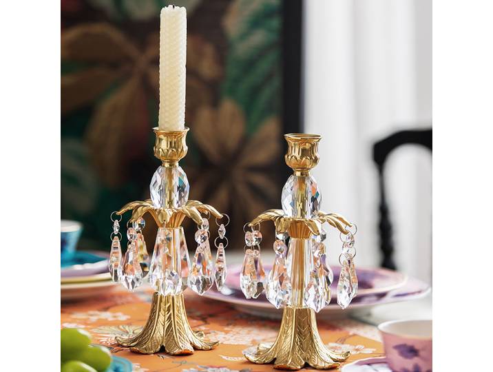 Bougeoir en laiton cristal, ornements de table vintage, pendentif en cristal ci-après, escales décoratives, fouet ci-après, accessoires de lumière