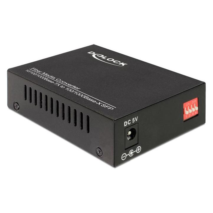 Delock Media Converter 10/100/1000Base-T to 100/1000Base-X SFP (Media Konverter) (86110)
