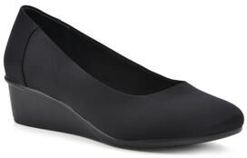 Women's Boldness Pump by Cliffs in Black (Size 9 M)