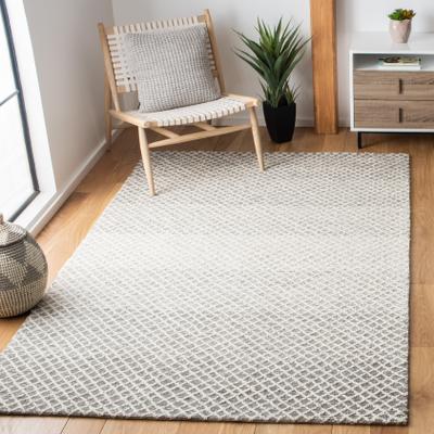 SAFAVIEH Handmade Micro-Loop Zvetka Wool Rug