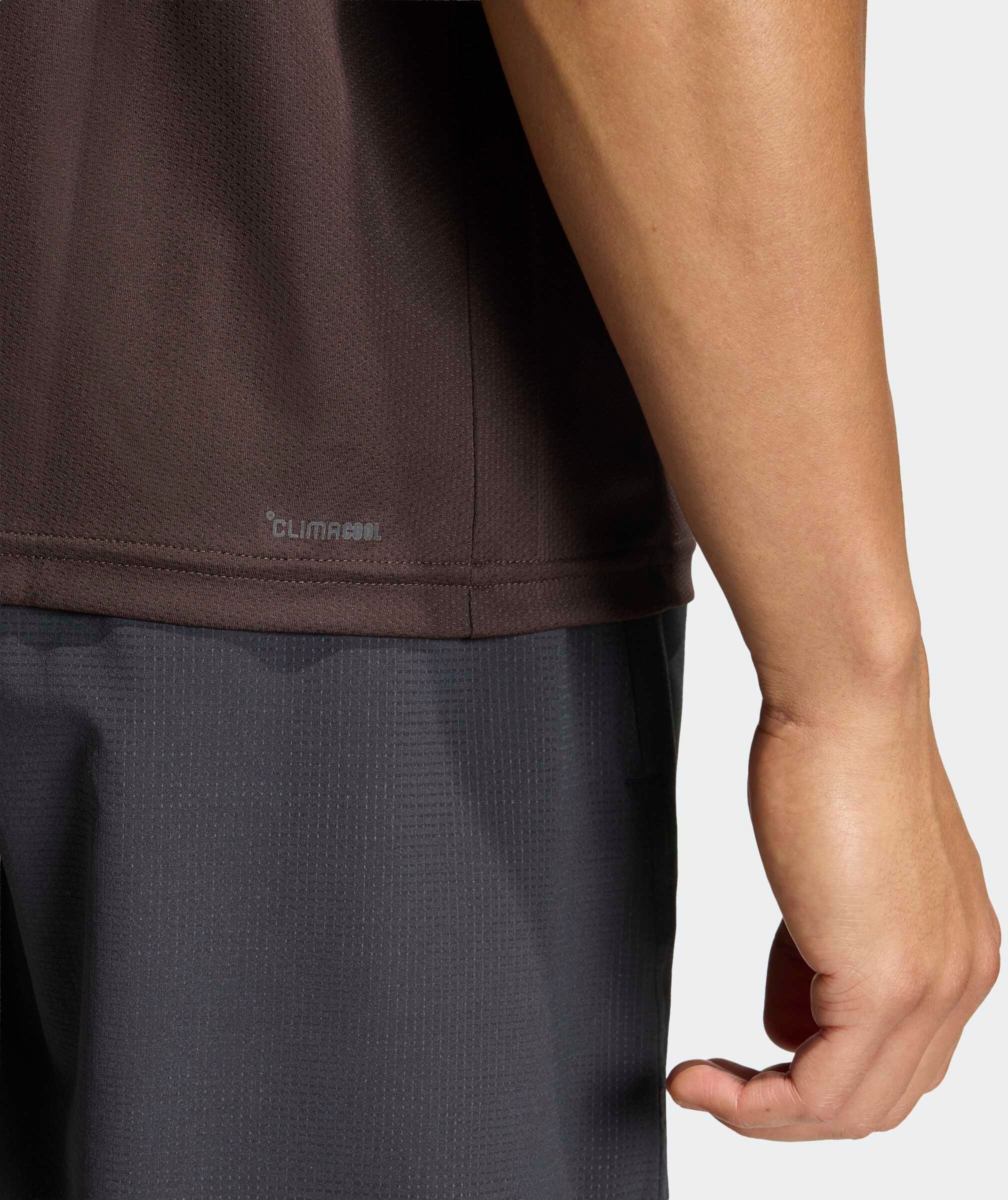 T-Shirt ADIDAS PERFORMANCE "WORKOUT ESSENTIALS BASE", Herren, Gr. XXL, braun (aurora coffee), Obermaterial: 100% Polyester, Rundhals, Shirts T-Shirt, reguläre Passform, mit Climacool Technologie