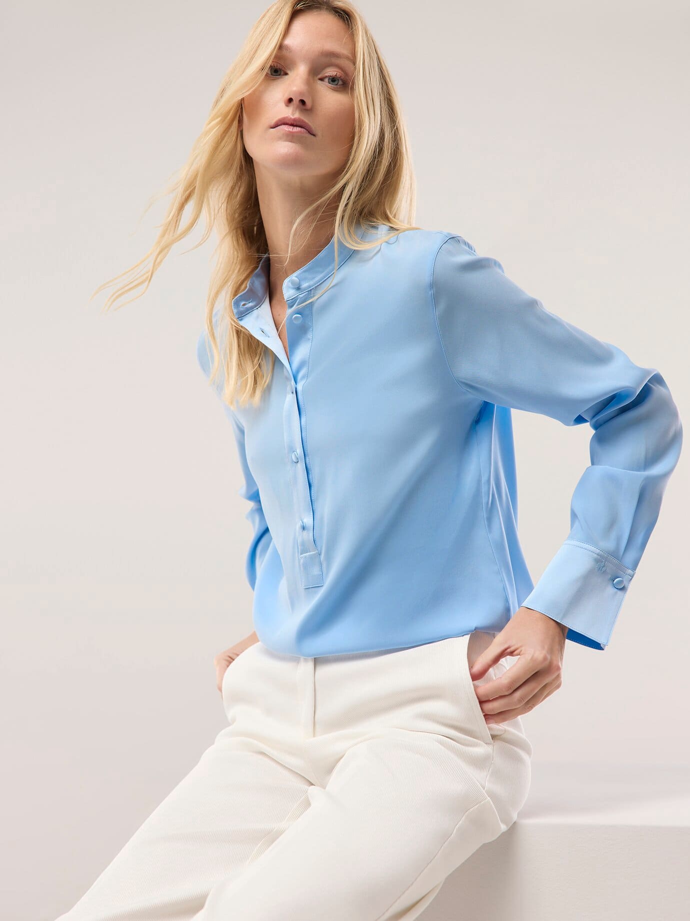 Walbusch Polo Bluse aus Seide, #noch offen: Größenlauf, Farbe Blau, 38, edle Seide bequem, da elastisch Damen