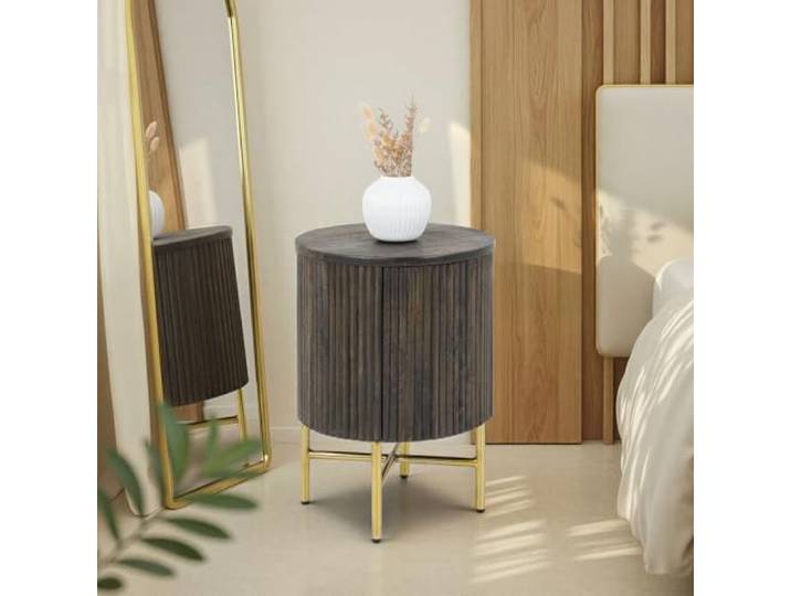 Nachttisch FLUTED in Lamellen-Optik, Braun - Runder Beistelltisch aus Mangoholz, Nachtkästchen mit Einlegeboden, Massivholz Beistelltisch mit stabilem Metallgestell, Ideal für moderne Wohnkonzepte