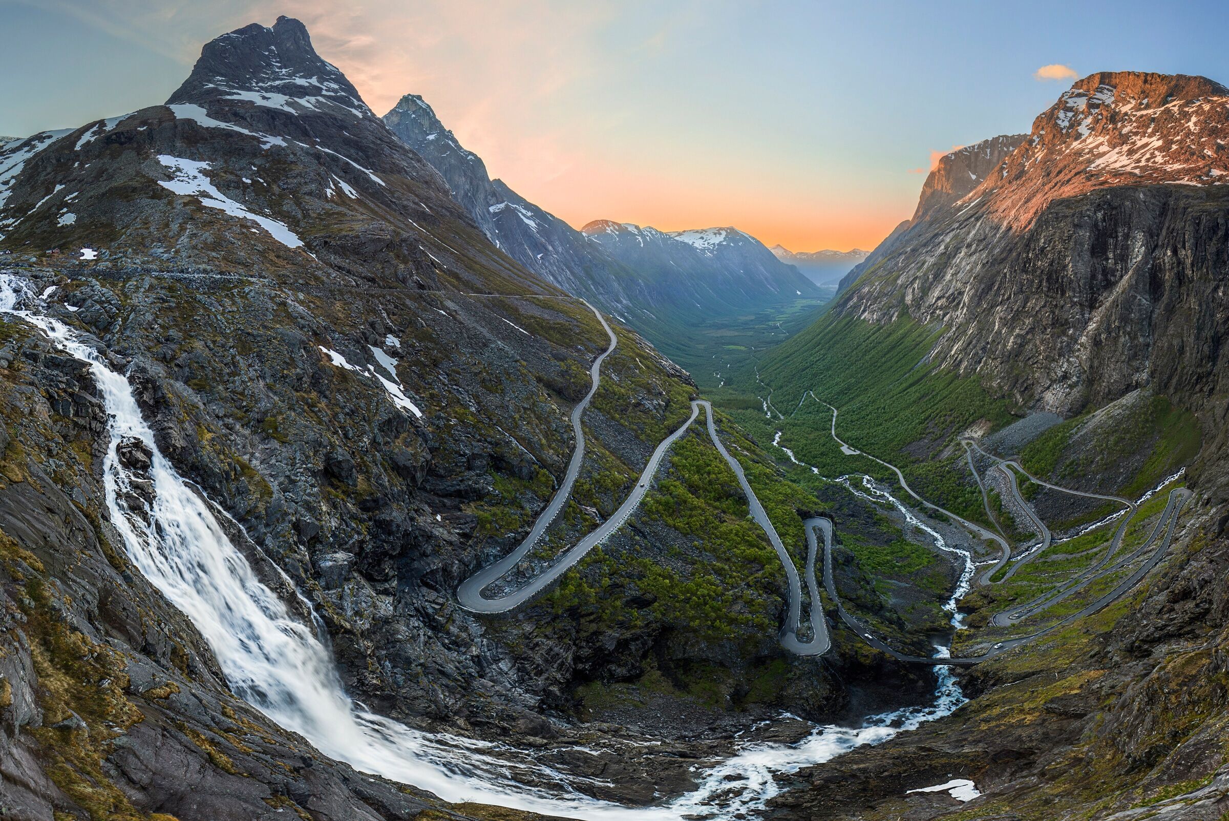 Fototapete PAPERMOON "Photo-Art CHRISTER OLSEN, TROLLSTIGEN", bunt, B:2m L:1,49m, Vlies, Tapeten, Fototapete
