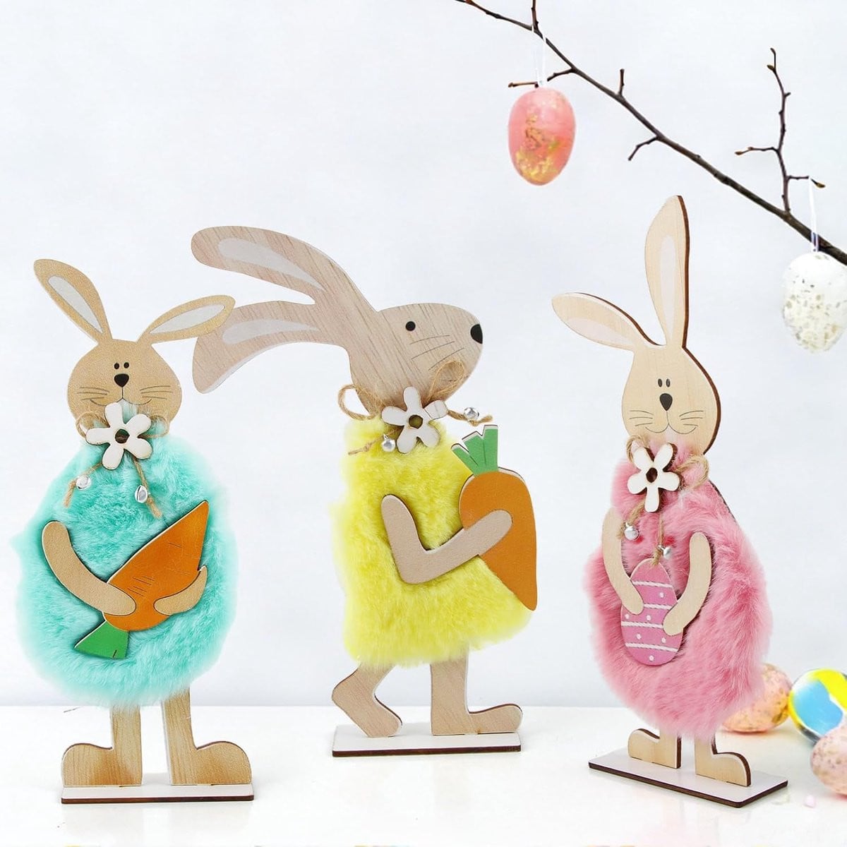 Handgemaakte houten paashaas decoratie met wortel van ShopVlot