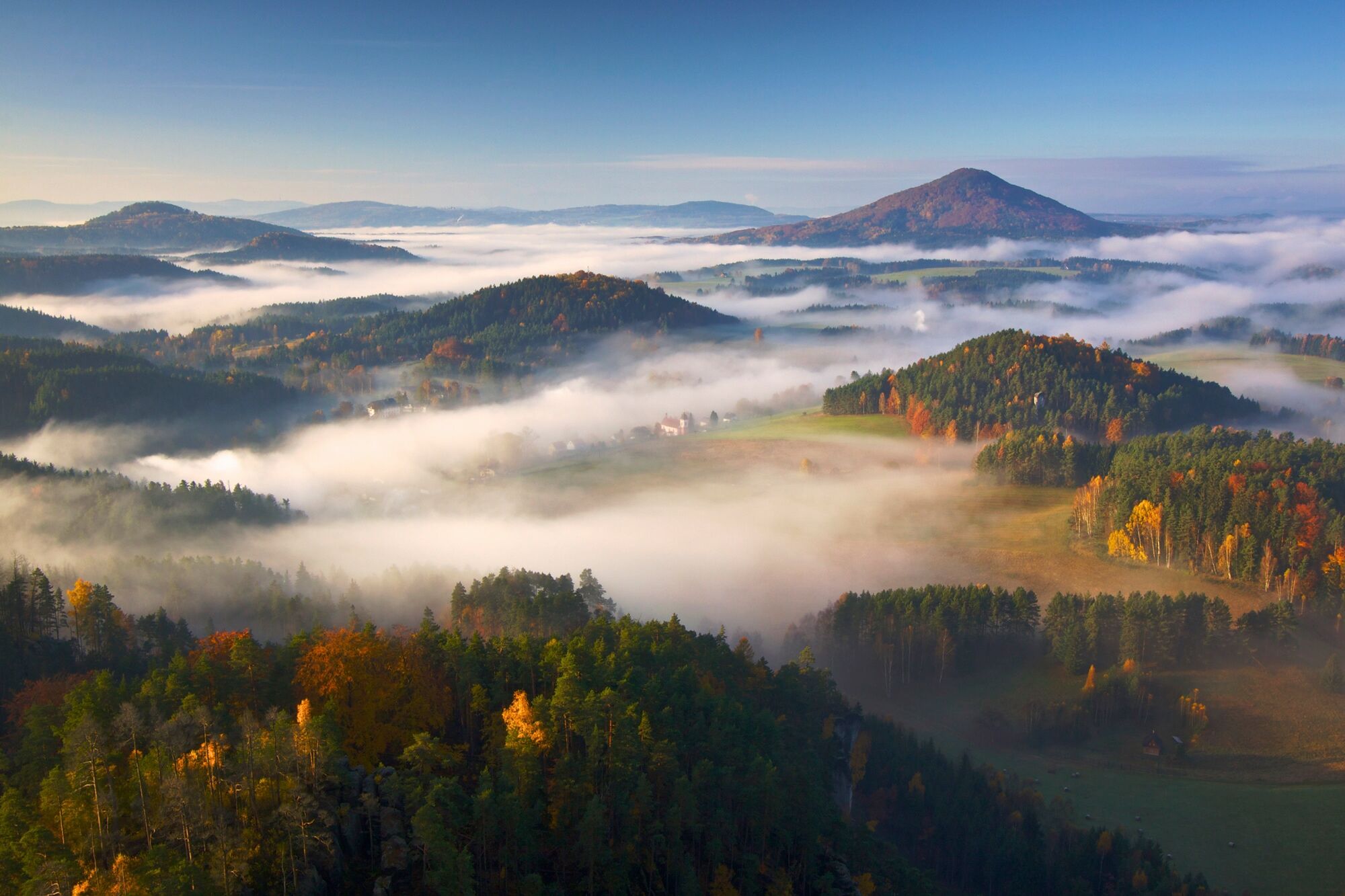 Fototapete PAPERMOON "Photo-Art MARTIN RAK, HERBST FAIRYTALE", bunt, B:2m L:1,49m, Vlies, Tapeten, Fototapete bunt B/L: 2m x 1,49m, Bahnen: 4 Stk.