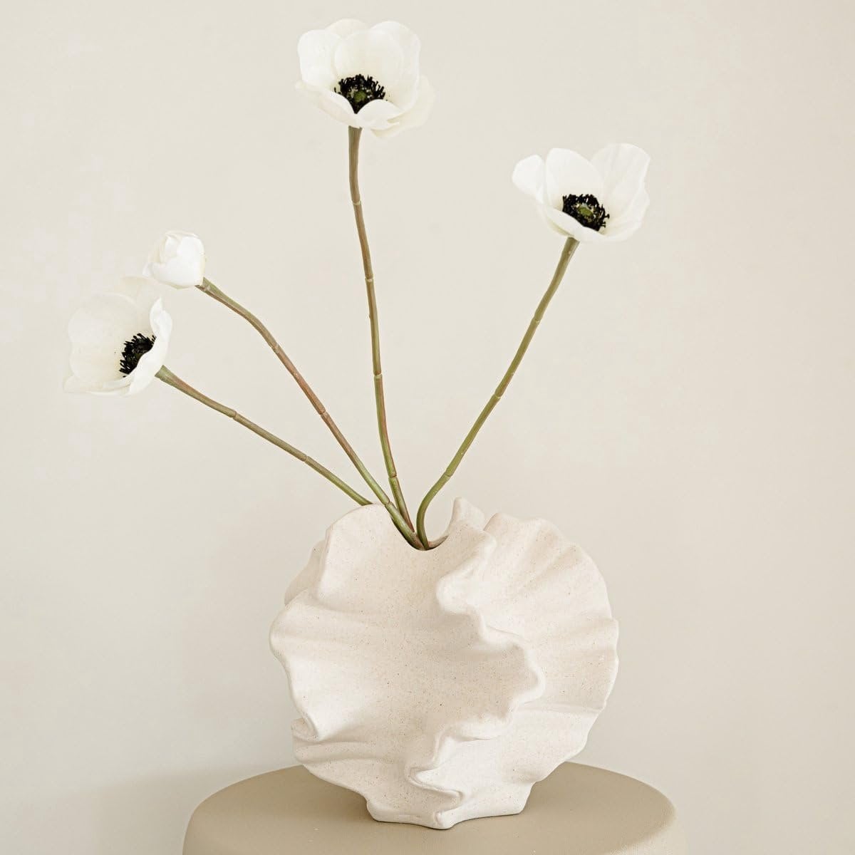 Witte keramische decoratieve vaas maat M