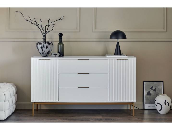 Sideboard JAHNKE CARVE SB 150 , weiß (weiß, gold), B:150cm H:80,8cm T:39,6cm, Holzwerkstoff, Sideboards, Sideboard, Sideboard, raffiniertes Design, edler Gold-Look, Breite 150 cm