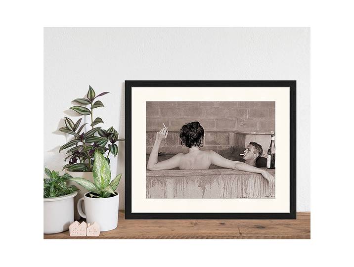 Bild Chilling in Big Sur Rahmen: Massivholz Buche, lackiert Abdeckung: Plexiglas Schwarz 53 x 43cm