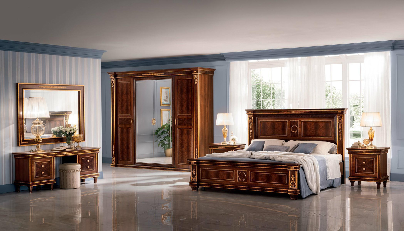 Luxe houten designer tweepersoonsbed in barok en rokoko stijl