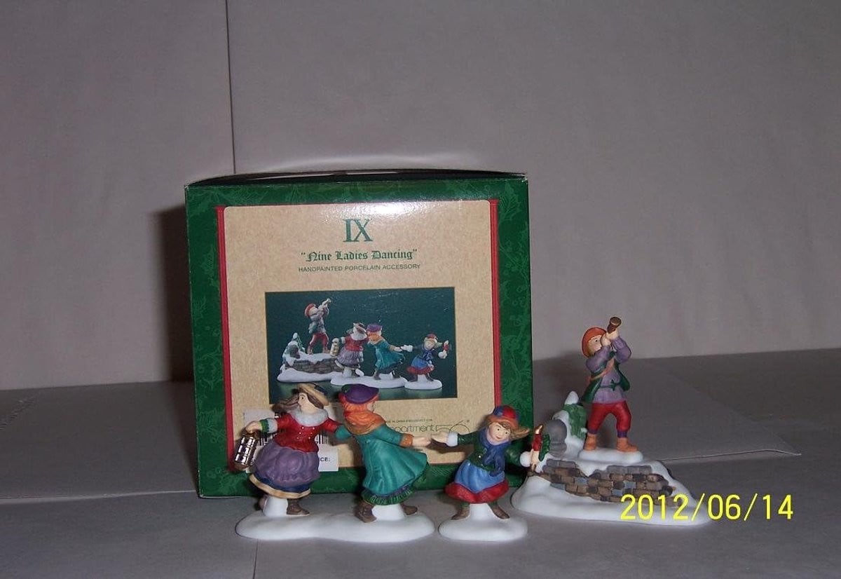 Porseleinen beeldjes Drie Dansende Dames Meerkleurig voor kerstdecoratie