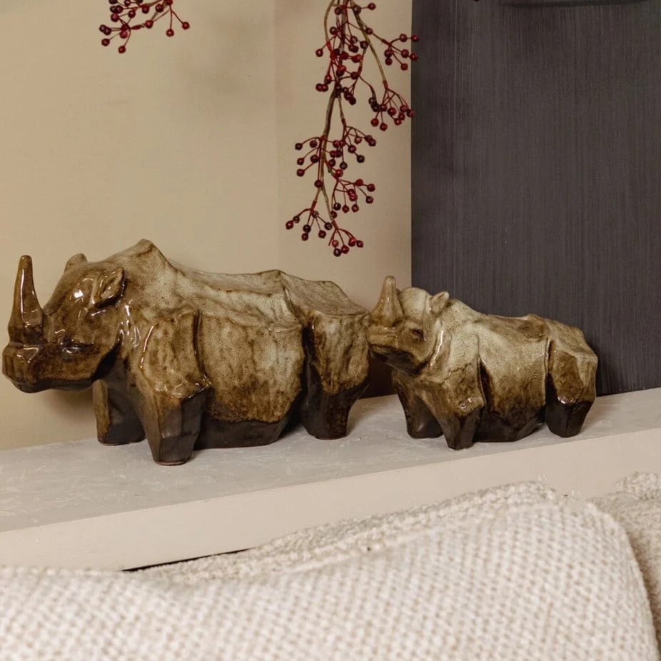 PTMD Ornament Neushoorn Lichtbruin Keramiek L