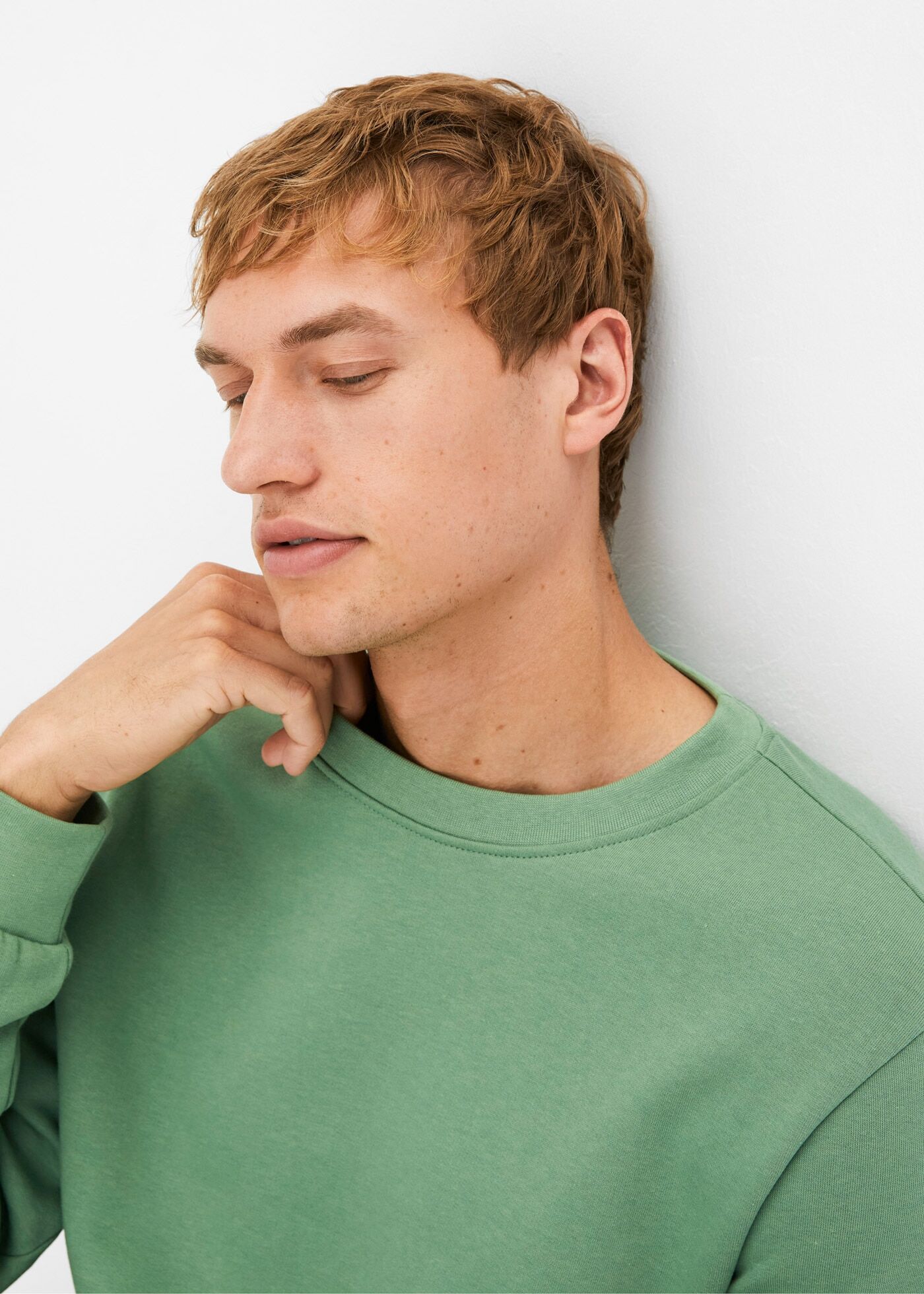 bonprix "Sweatshirt", mit weich angerauter Innenseite, aus Baumwolle und Polyester, hüftlang piniengrün 52/54 (L)