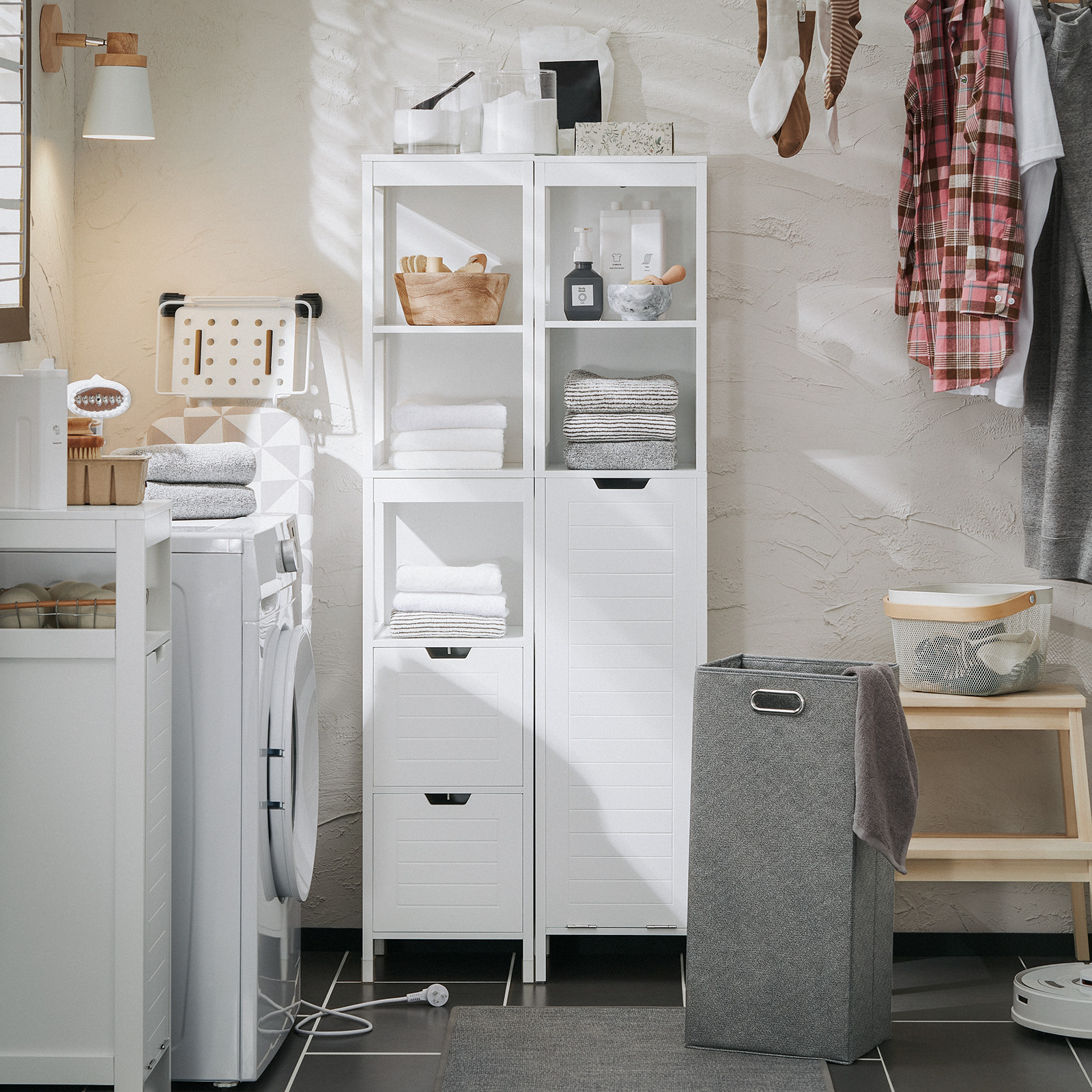 SoBuy BZR123-W smalle badkamerkast met waszak en wasmand, wit