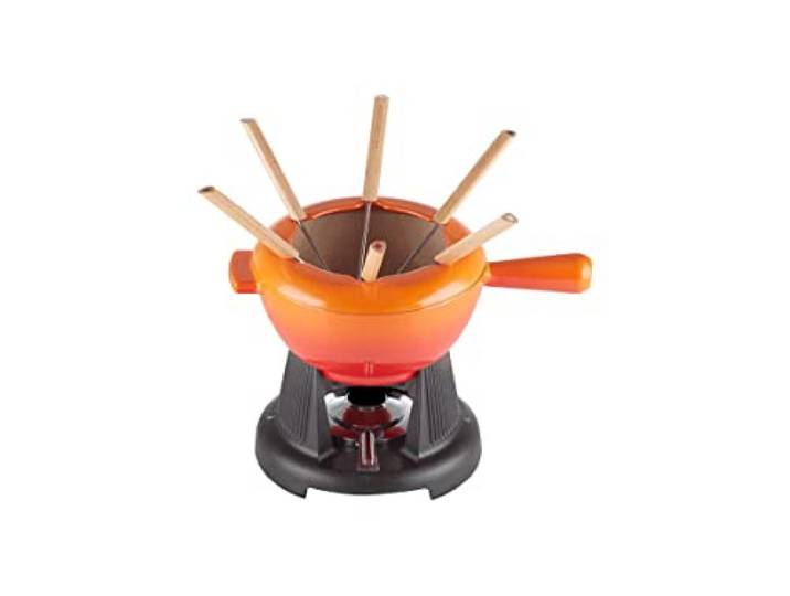 Le Creuset Gusseisen Käsefondue-Set, Inkl. 2 Griffen, Spritzschutz, Rechaud und 6 Fonduegabeln, 2 L Volumen, Ofenrot, 60020000902460