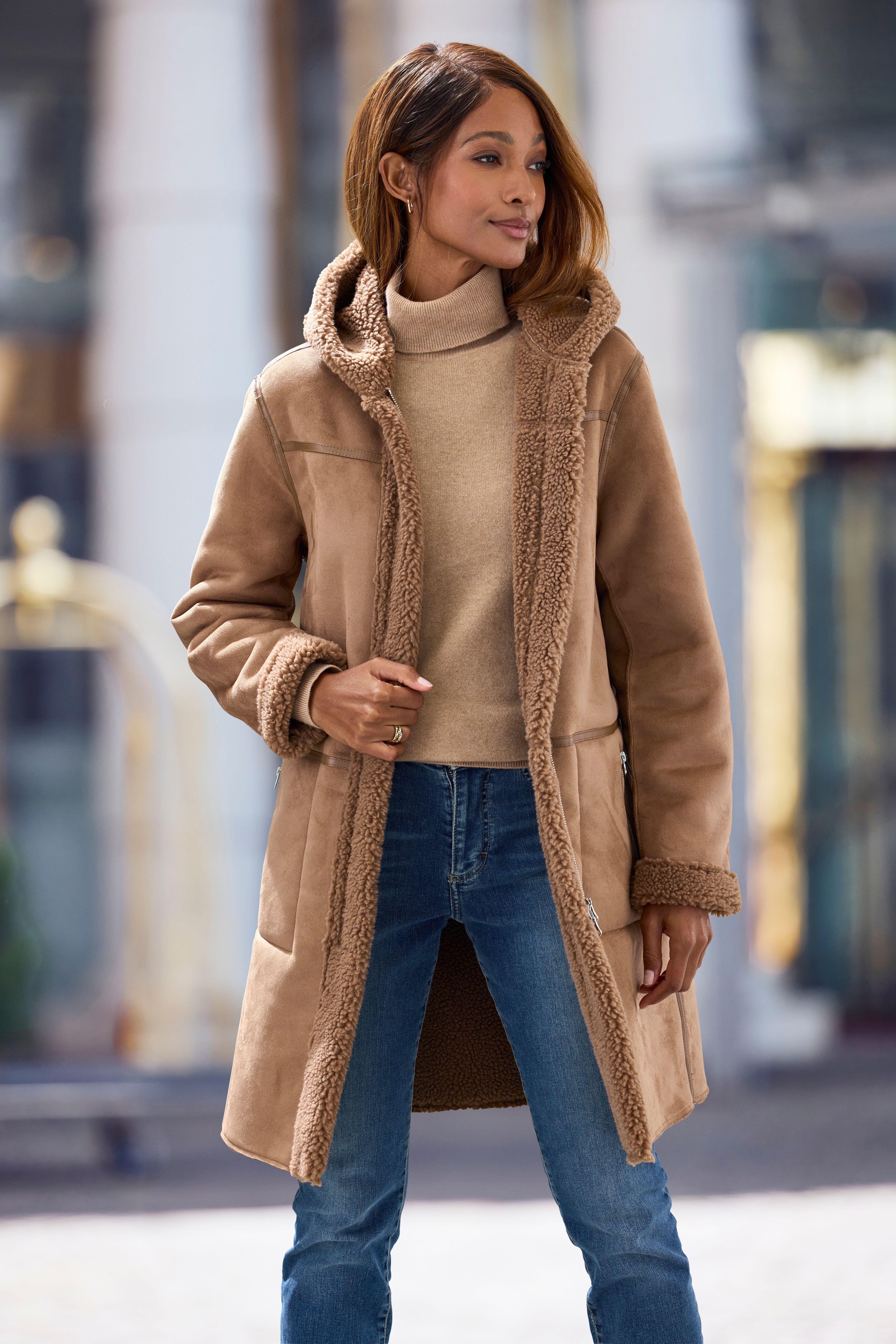 Lederimitatjacke FRENCH CONNECTION, Damen, Gr. 44, braun (haselnussbraun), Doubleface, Obermaterial: 100% Polyester, figurumspielend ca. Mitte Oberschenkel, ohne Ausschnitt, abgesteppt, Jacken Lederimitatjacke, mit Teddyfutter auf der Innenseite, Shearlin