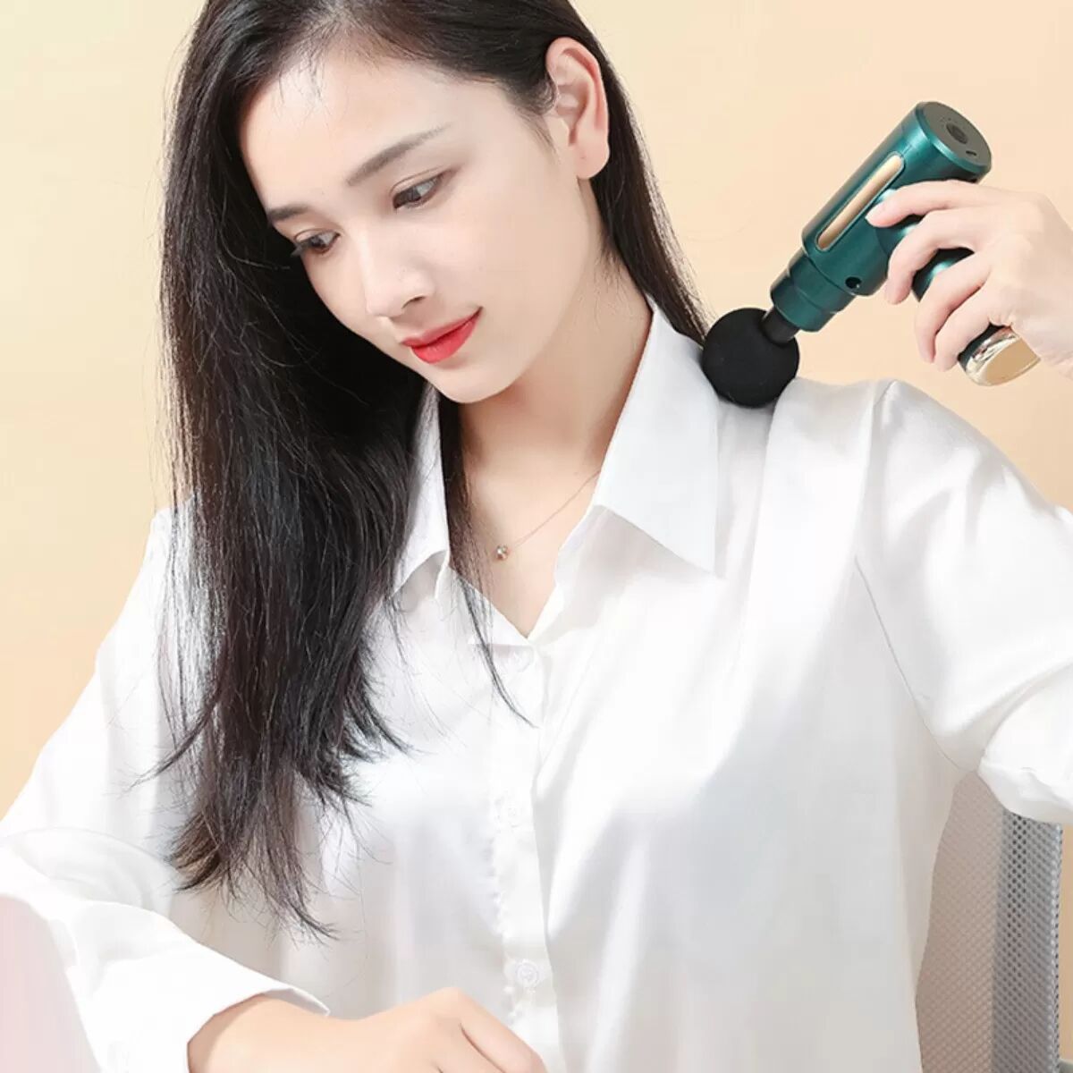INF Tragbare 6-Gang Massagepistole mit Bürstenmotor – Tiefengewebe Percussion-Massagegerät, Type-C aufladbar, 1800mAh, ABS Grün