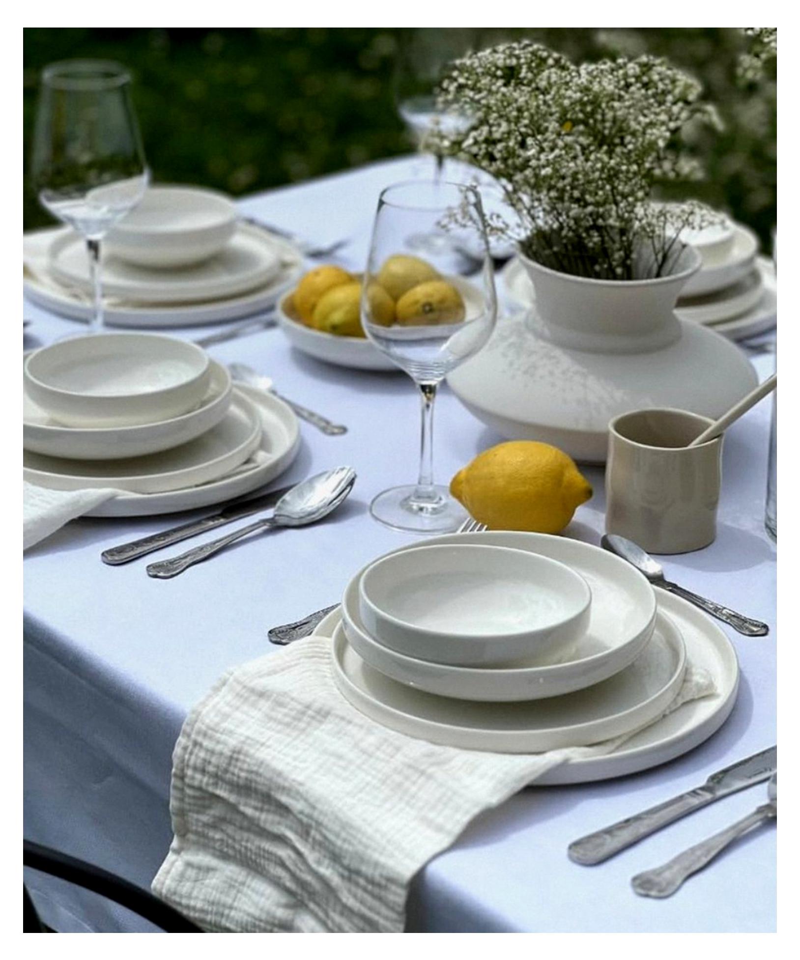 Geschirrset für 12 Personen - modernes Porzellan Tafelservice 48-teilig - elegantes Kombiservice im skandinavischen Stil - hochwertiges weißes Geschirr - spülmaschinenfest und mikrowellengeeignet