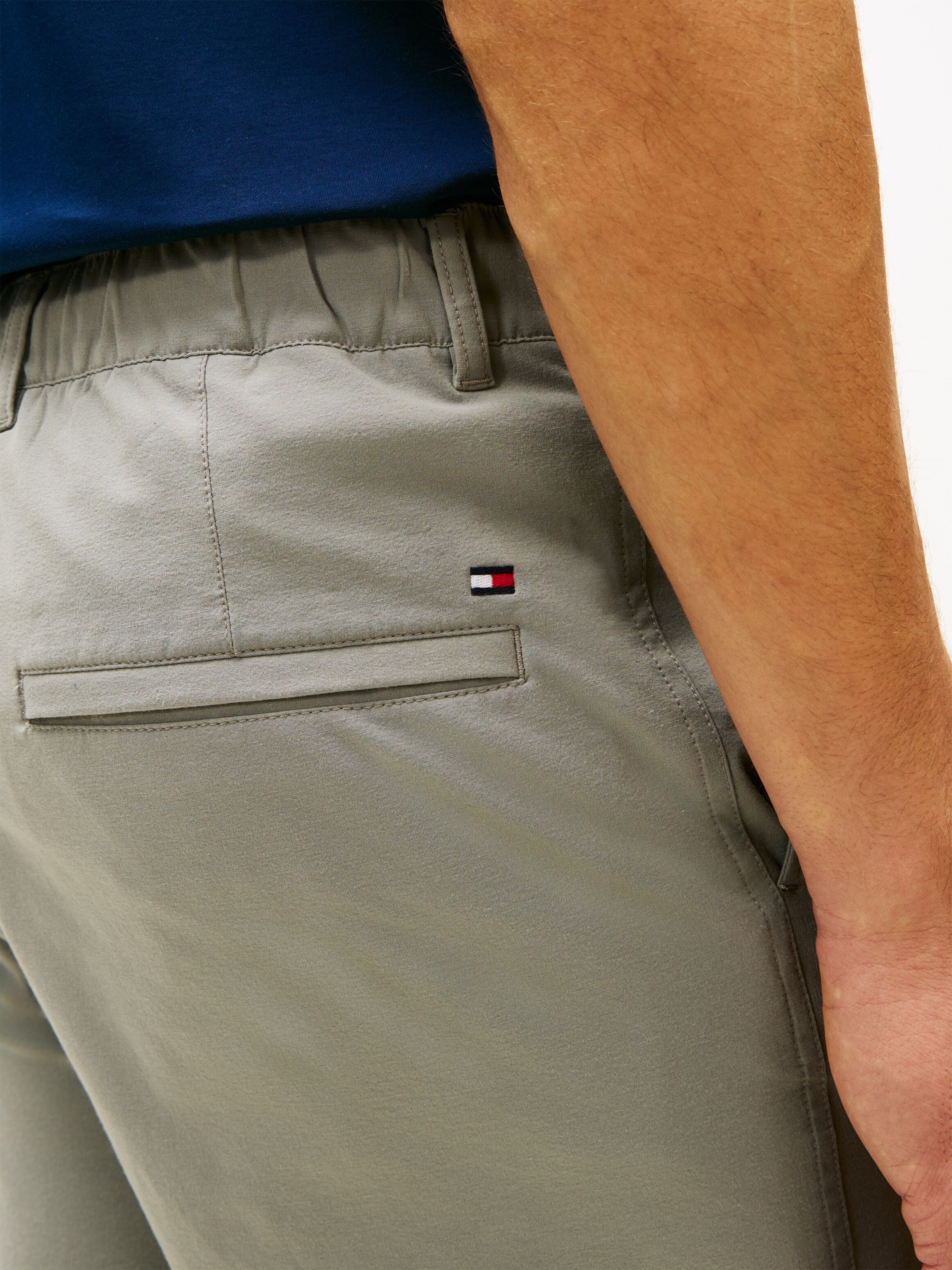 Tommy Hilfiger "DOVER" mit Flag-Stickerei hydrogen grau 38, N-Gr