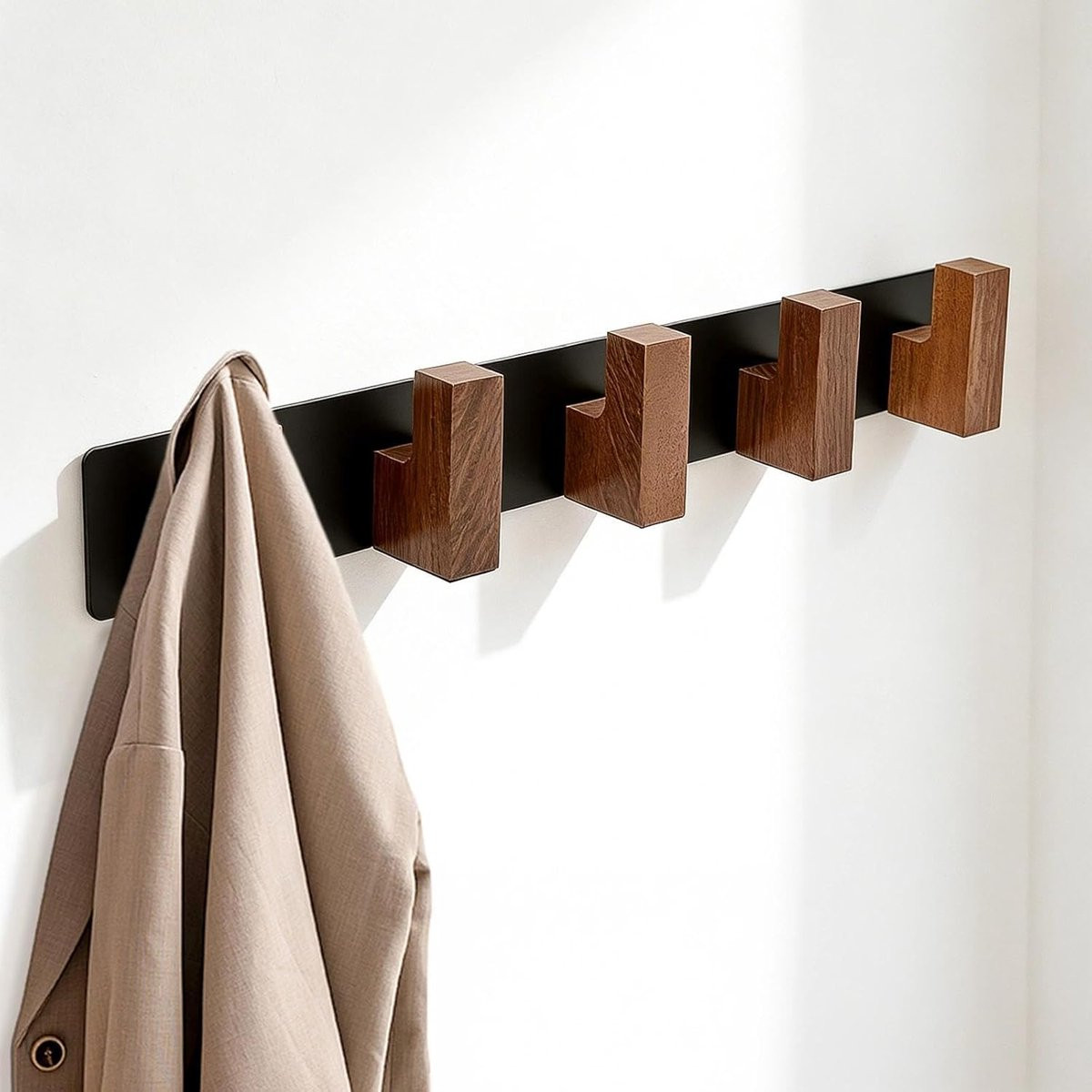 Multifunctionele Garderobe haaklijst met 5 houten haken, 38 cm breed