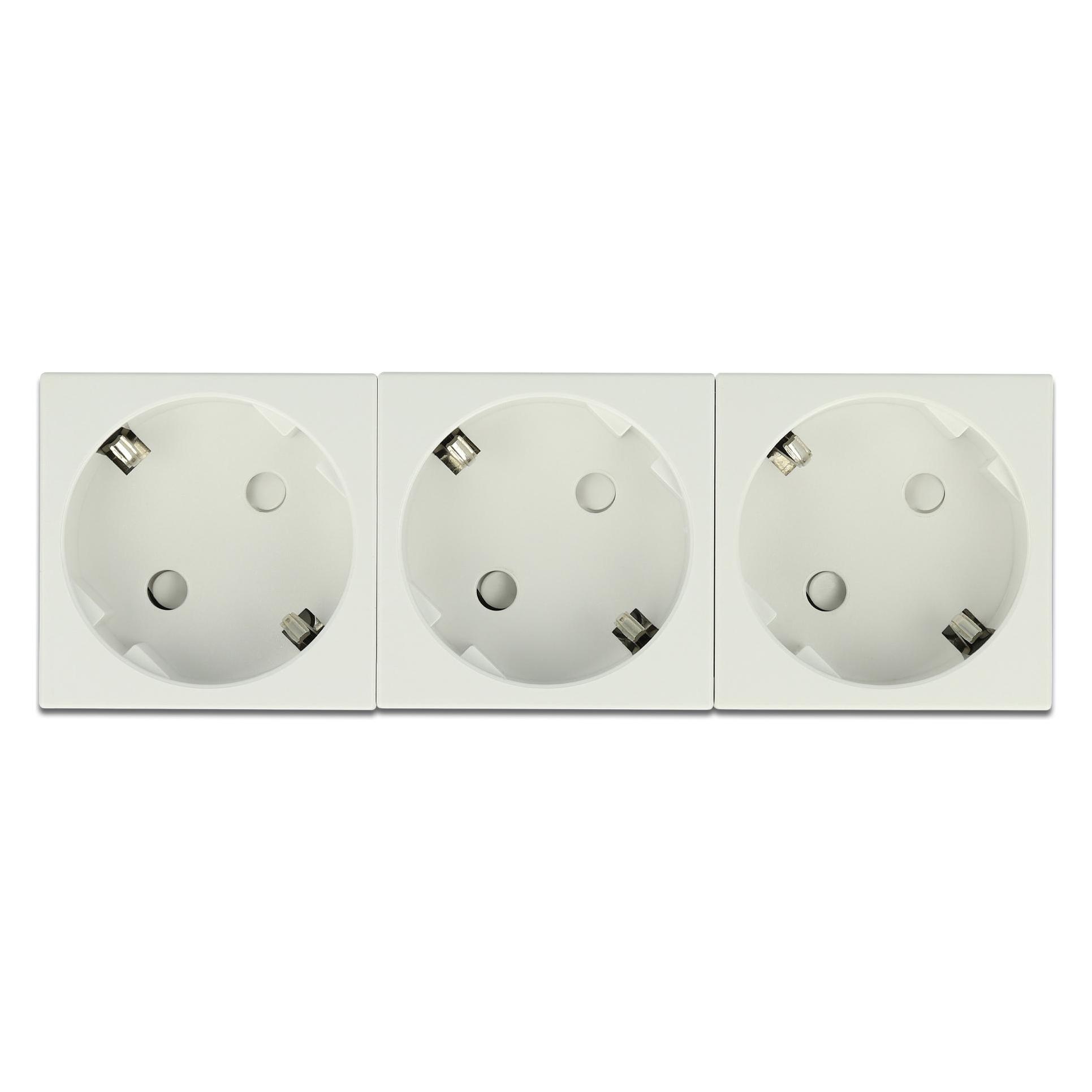 Delock Easy 45 Schutzkontakt-Steckdose 3-fach 45°-Anordnung (81424)