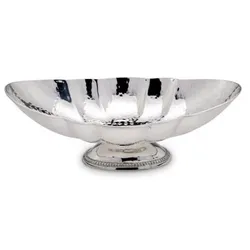 Schale auf Fuß Oval, gehämmert 25,0 x 15,0cm H 9,0cm versilbert