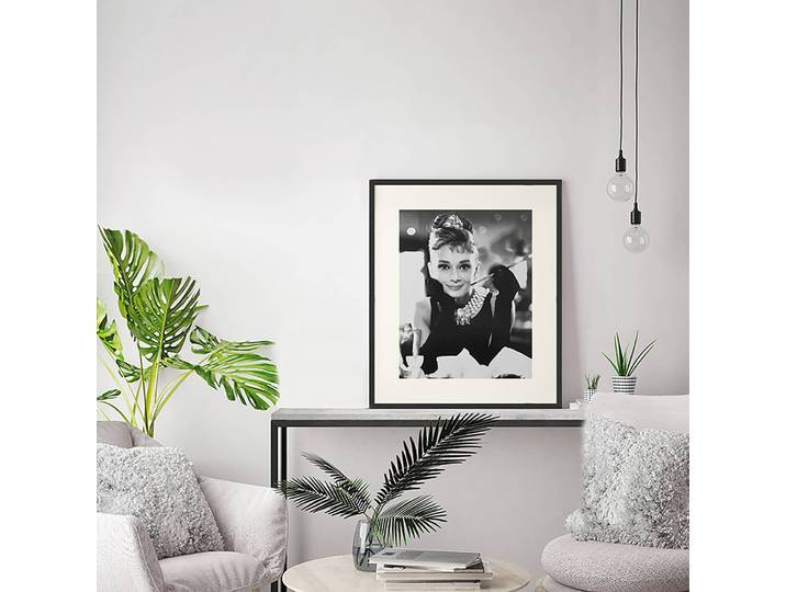 Bild Breakfast at Tiffanys Rahmen: Massivholz Buche, lackiert Abdeckung: Plexiglas Multicolor 52 x 62cm