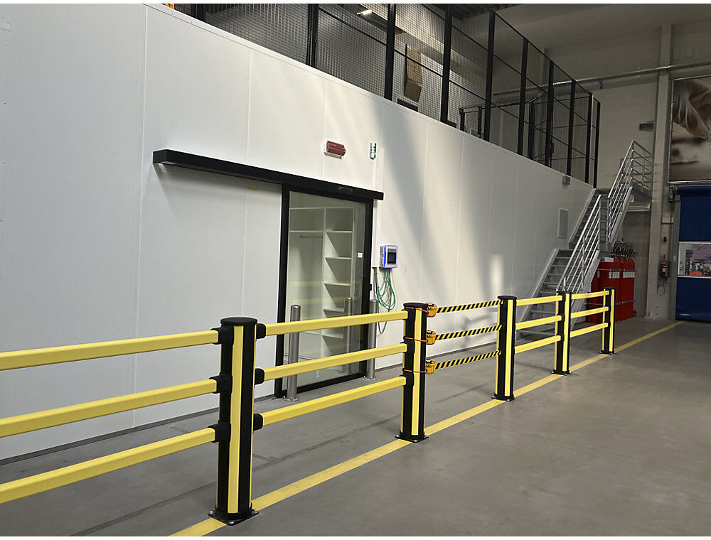Fußgänger-Poller X-Protect, Höhe 1160 mm, sechs Anschlüsse, L-Form Axelent