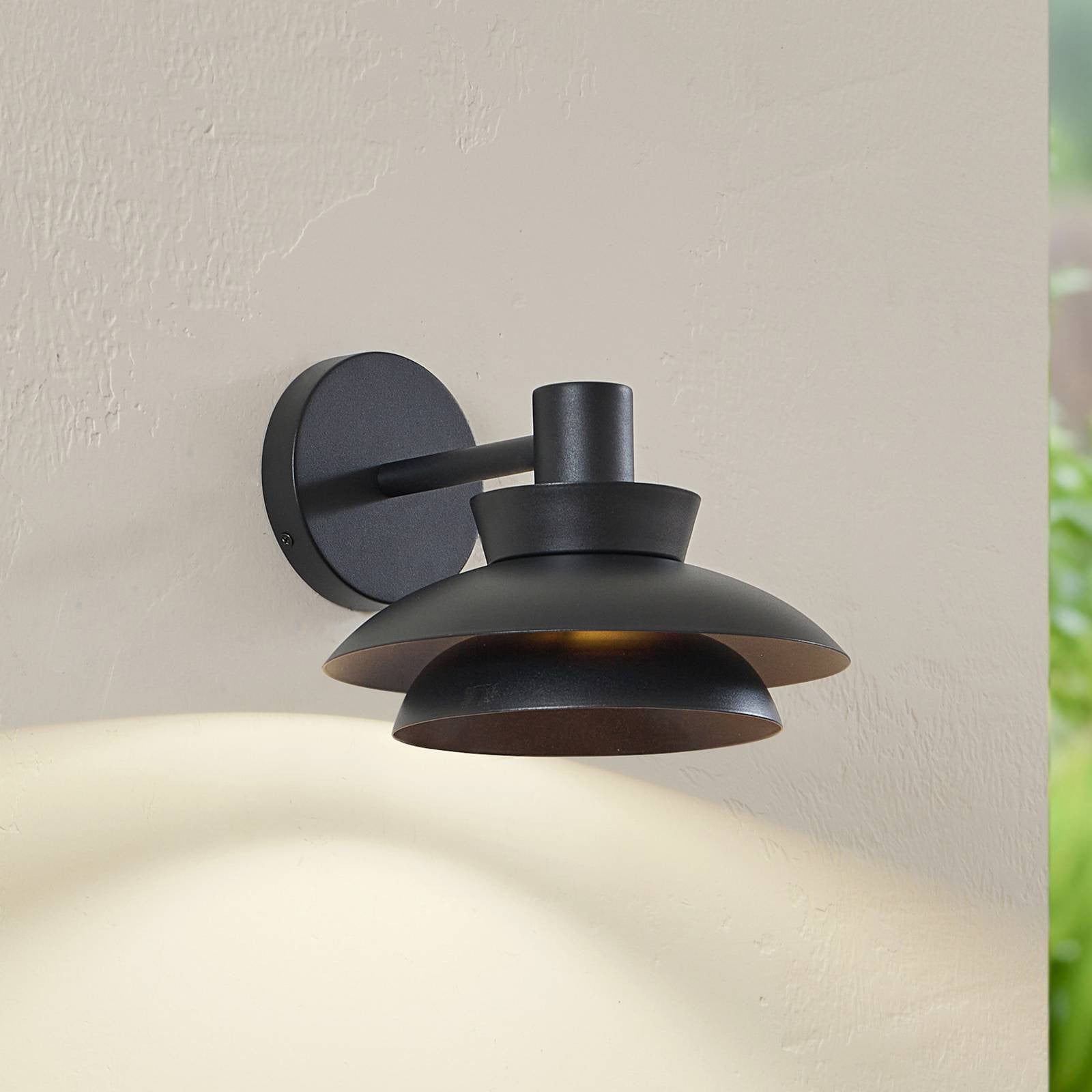 Lucande Thais moderne buitenwandlamp zwart metaal Ø 25 cm