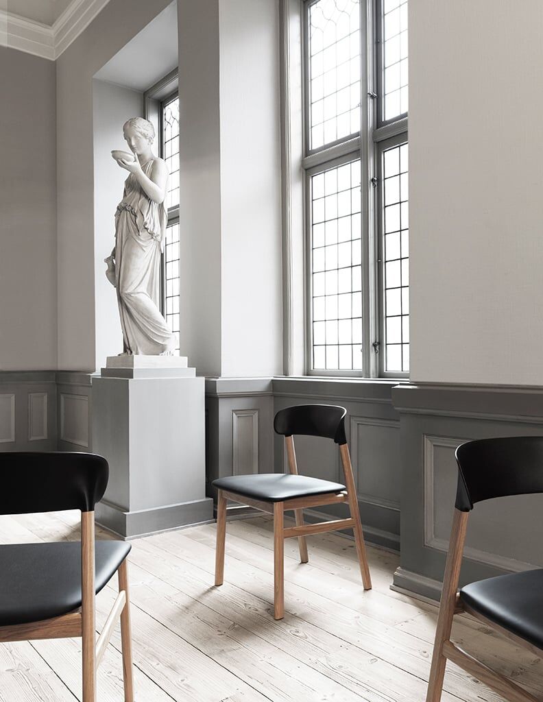 Normann Copenhagen Stuhl (schwarz, Eiche dunkel gebeizt, Kunststoff) schwarz   Eiche dunkel gebeizt   Kunststoff