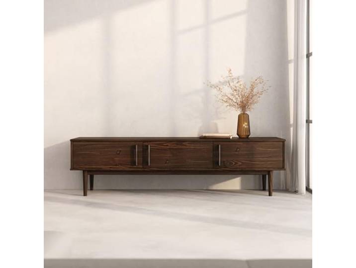 IDIMEX Lowboard TECCA 180 cm, Nussbaum Finish – niedriges Sideboard mit Stauraum, TV Schrank mit 3 Türen aus Massivholz, Mid Century Wohnzimmermöbel