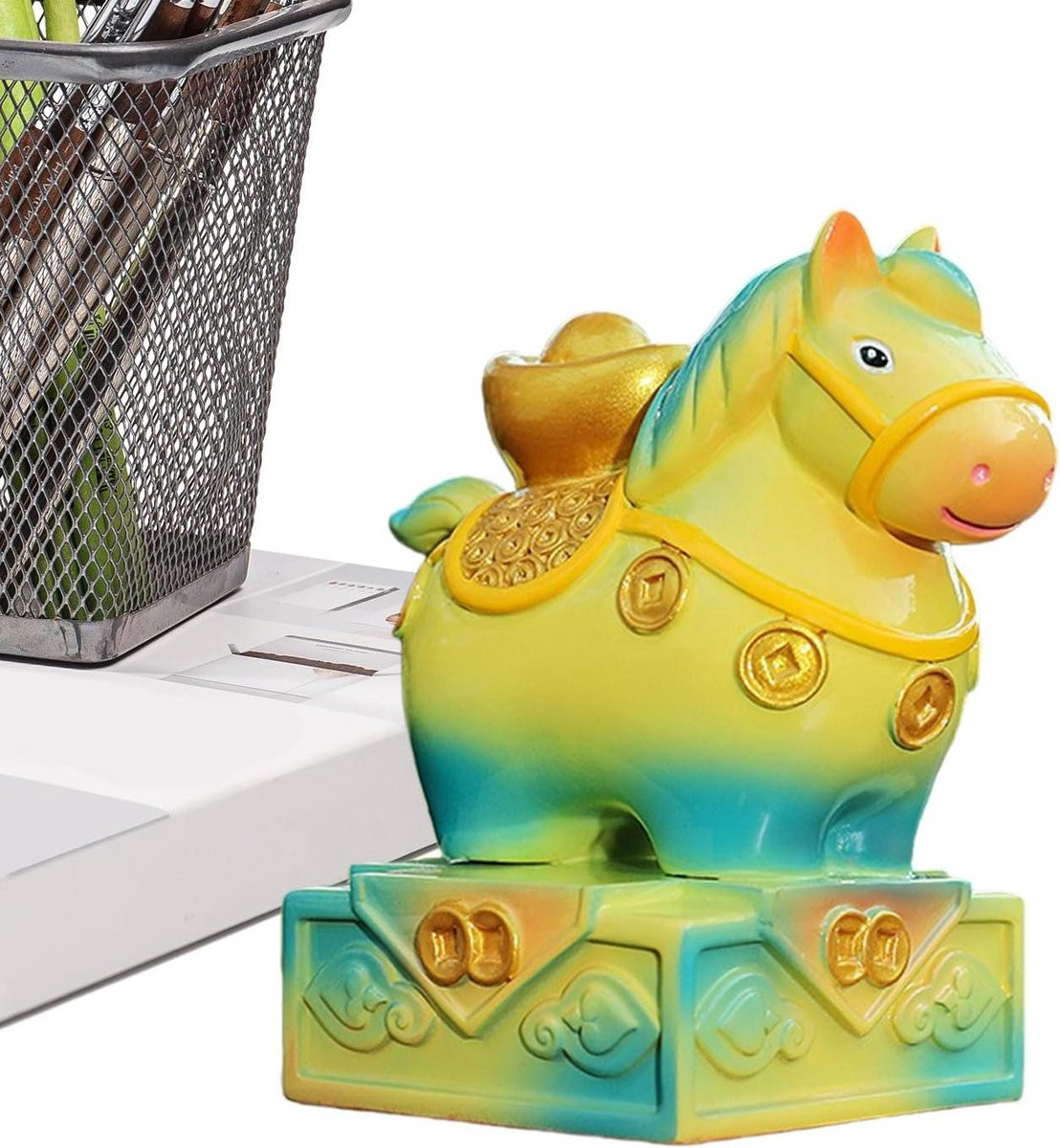 Goudkleurig Paard Figuur - Gedetailleerd Dierenbeeldje van Hars voor Decoratie - Hoogte: 7.5 cm